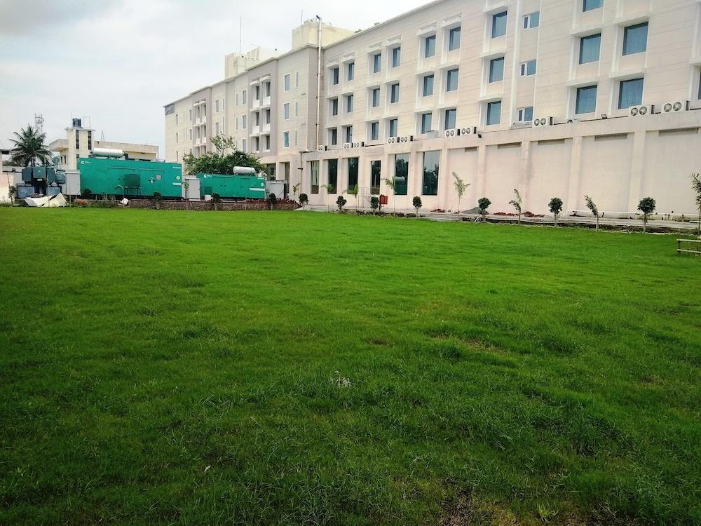 Oaks Bodhgaya Hotel Exterior photo